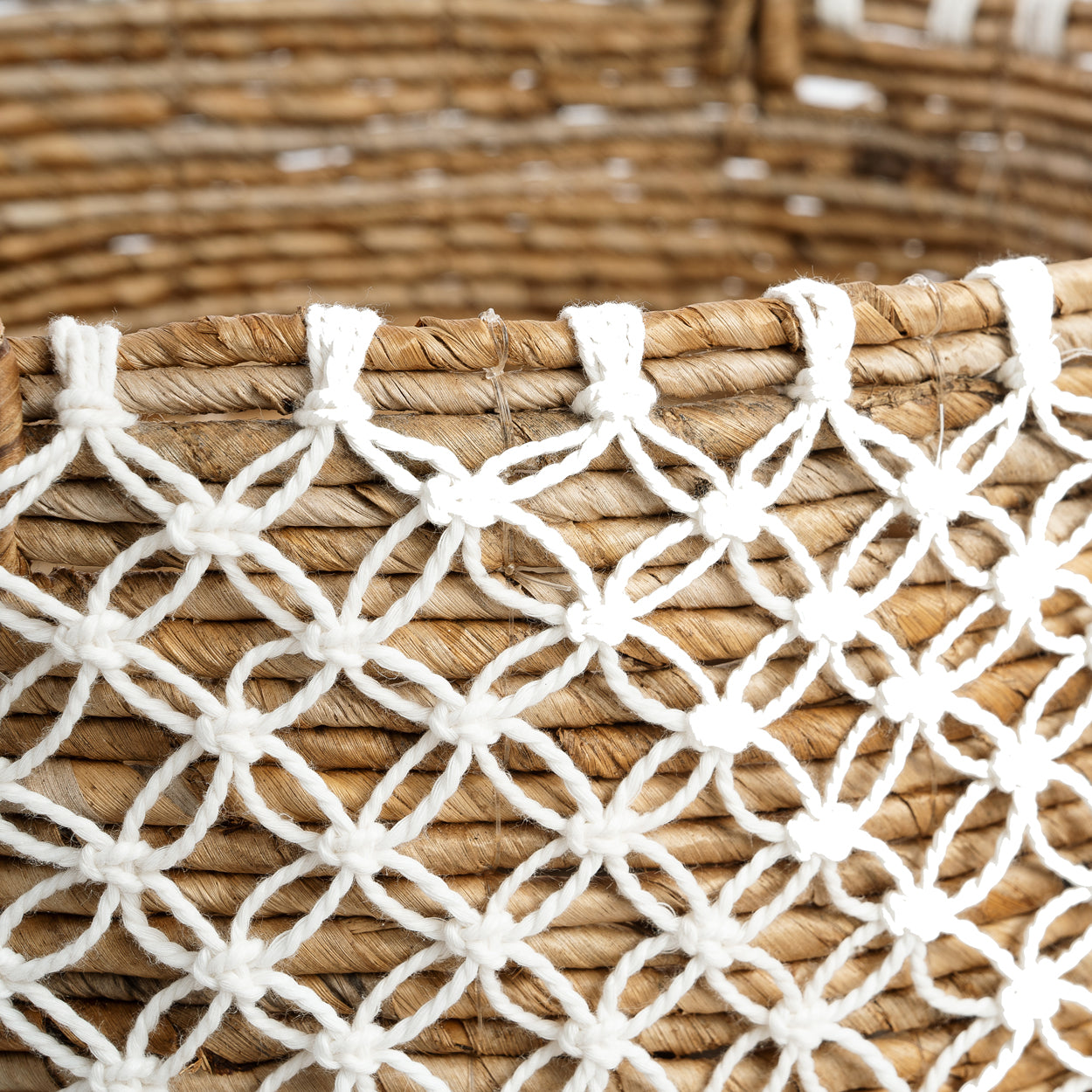 De Cross Stitched Macramé Mand - Naturel Wit - M