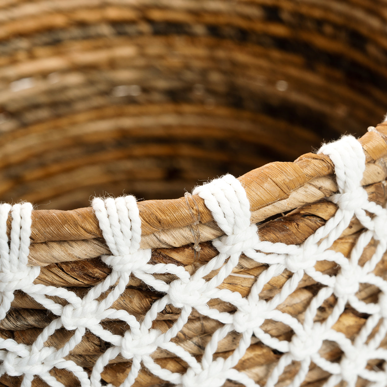 The Cross Stitched Macramé Basket - Natural White - S